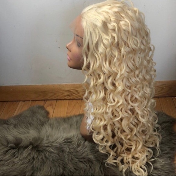 - ?28” LIGHT BLONDE LOOSE CURLY LACE FRONT WIG ? main image 4